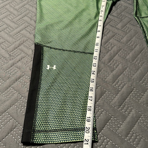 Under Armour Ladies Capri Leggings, NWT’s, Size XL - Picture 6 of 10